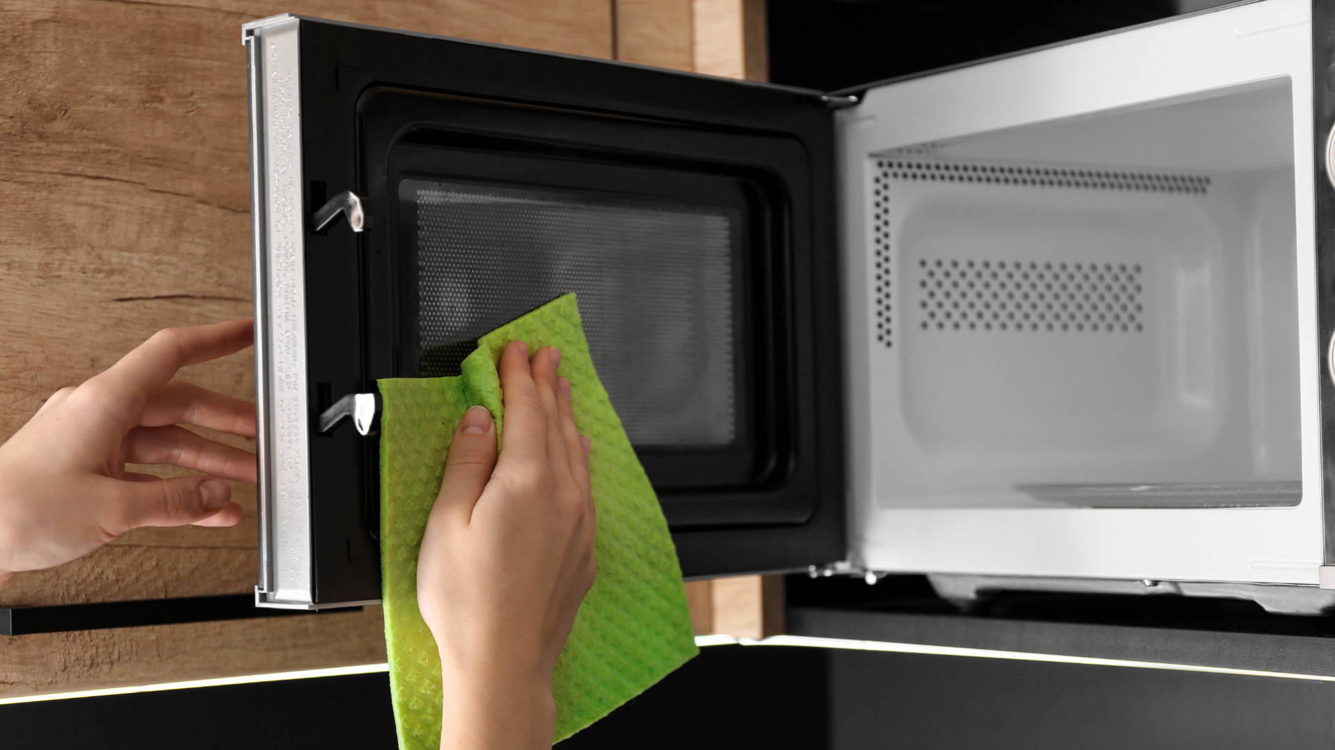 Microwave Keeps Blowing Fuse: How to Fix It